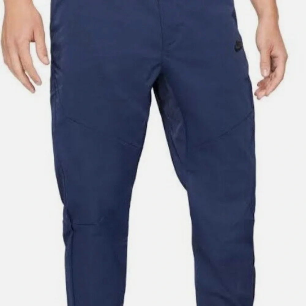 Nike Tech Essentials Unlined Commuter Pants